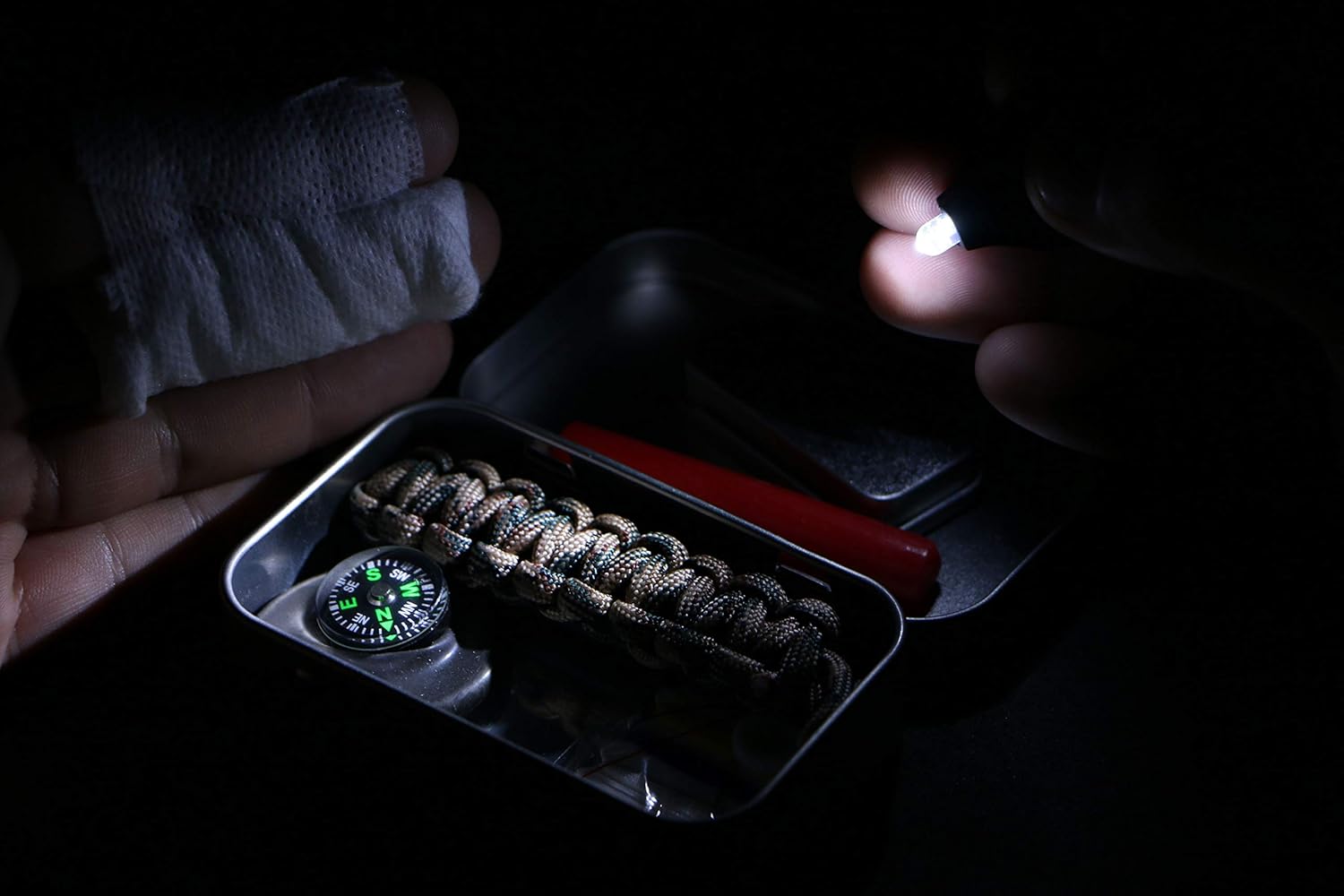 Mini Survival Tin - Pocket-sized tin, loaded with an impressive amount of outdoor survival essentials. UK-made.